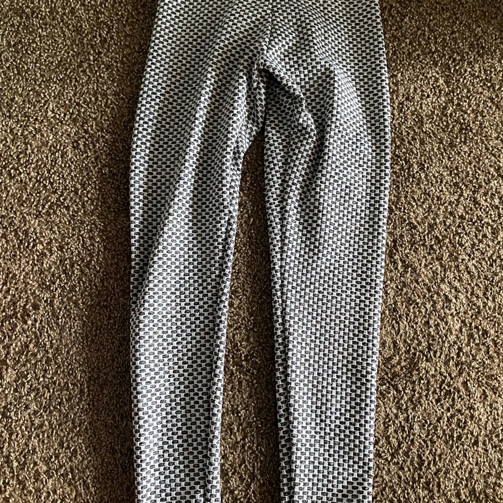 Black and White Patterned Leggings